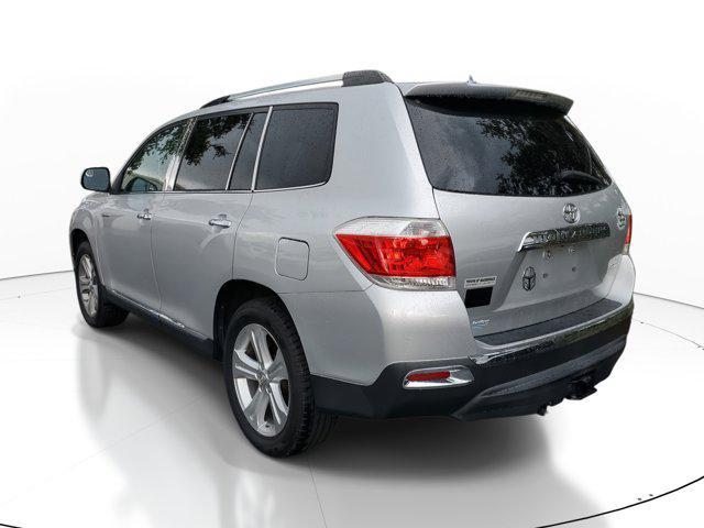 used 2013 Toyota Highlander car, priced at $13,748