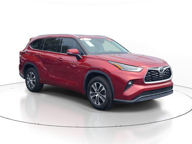 used 2021 Toyota Highlander car, priced at $25,677