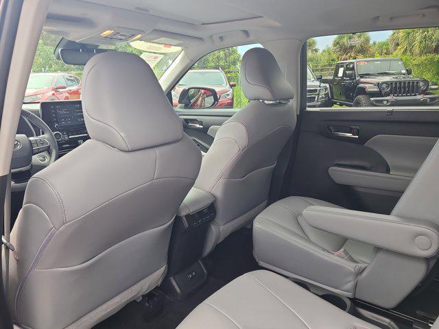 used 2021 Toyota Highlander car, priced at $25,677