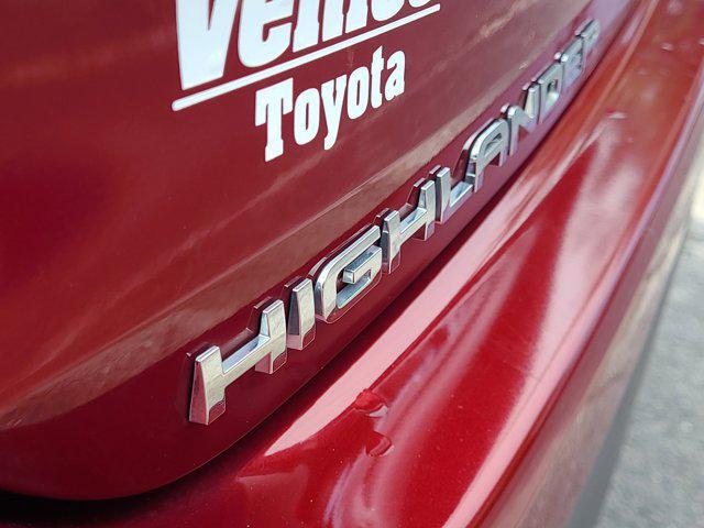 used 2021 Toyota Highlander car, priced at $25,677