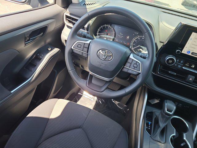 used 2024 Toyota Highlander car, priced at $37,050