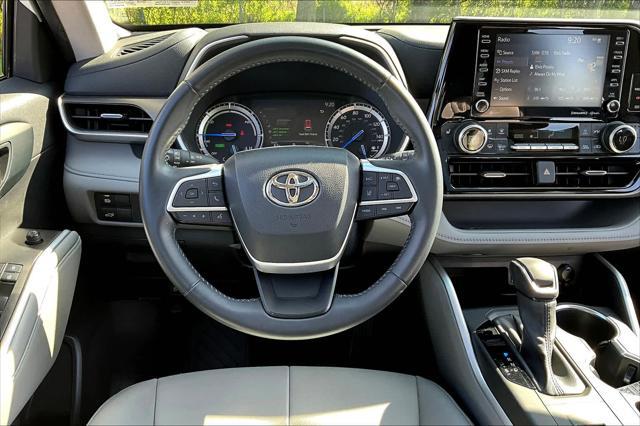 used 2022 Toyota Highlander Hybrid car, priced at $38,967