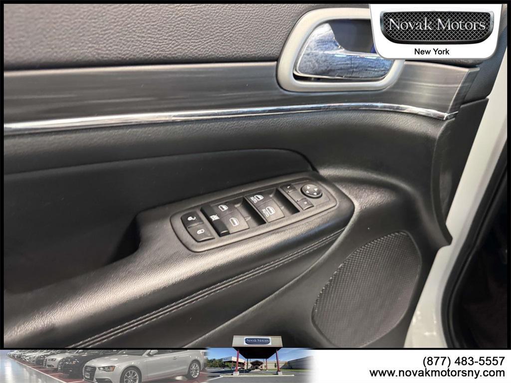 used 2022 Jeep Grand Cherokee car, priced at $30,195