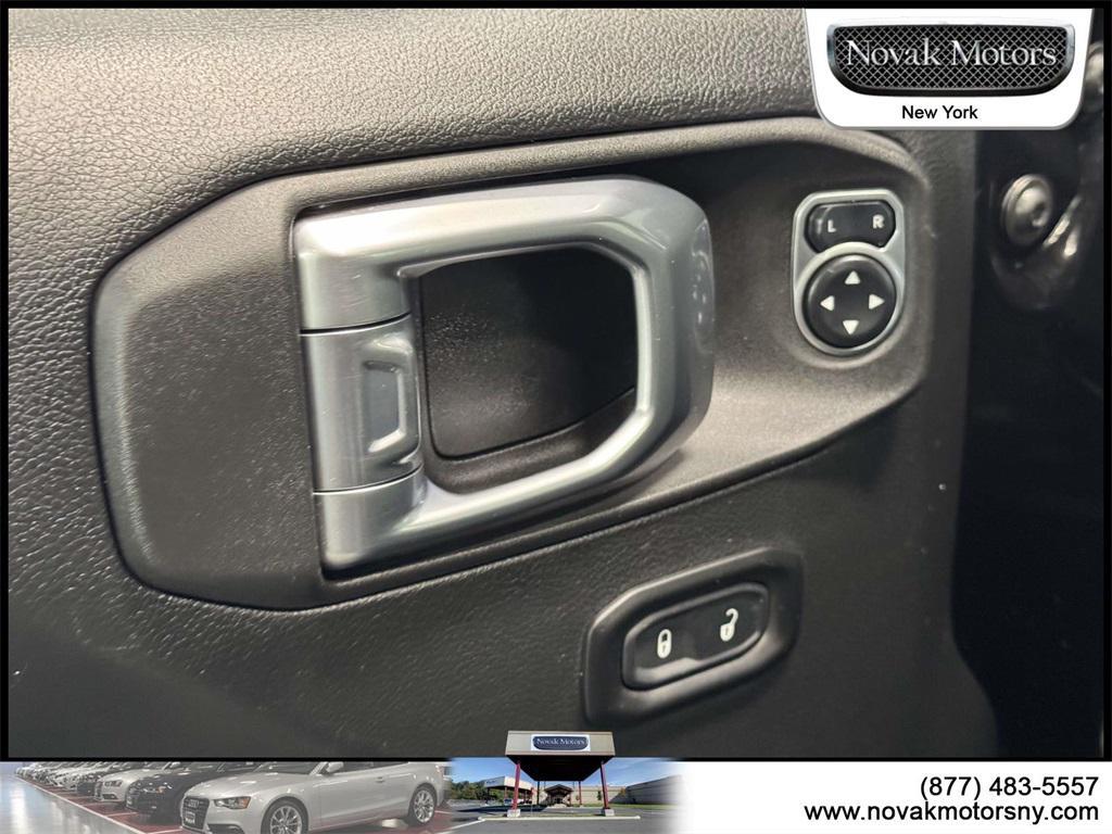 used 2021 Jeep Wrangler Unlimited car, priced at $33,595