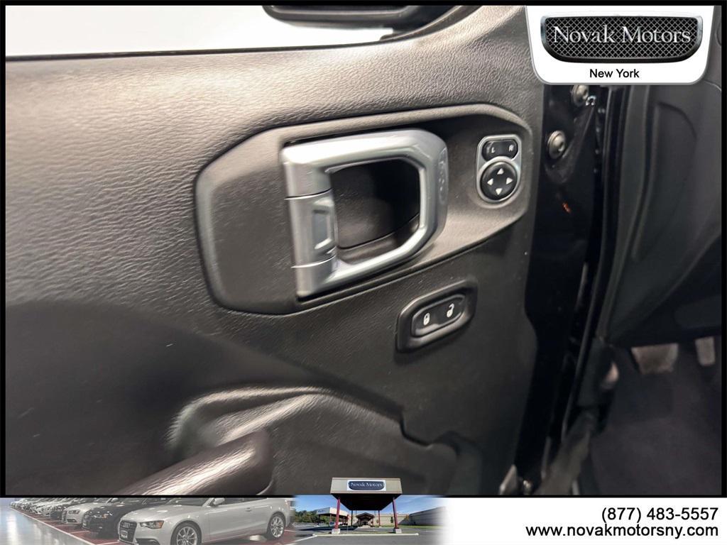 used 2021 Jeep Wrangler Unlimited car, priced at $33,595