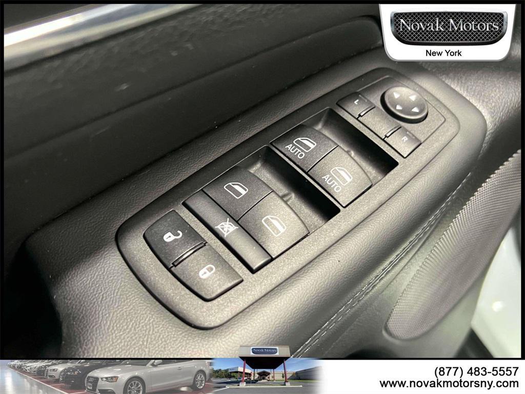 used 2022 Jeep Grand Cherokee car, priced at $30,673
