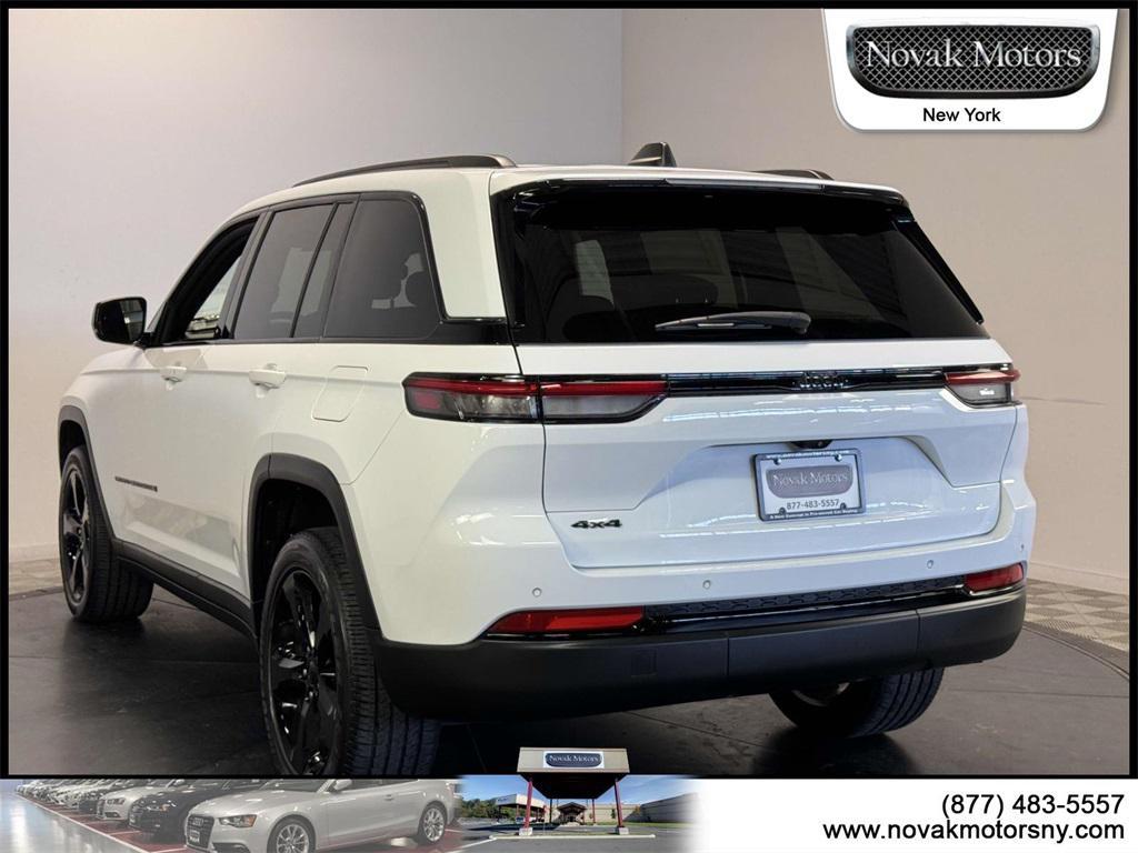 used 2022 Jeep Grand Cherokee car, priced at $32,490