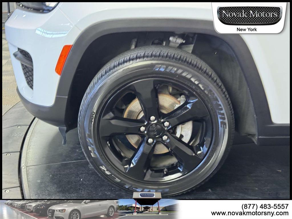 used 2022 Jeep Grand Cherokee car, priced at $32,490
