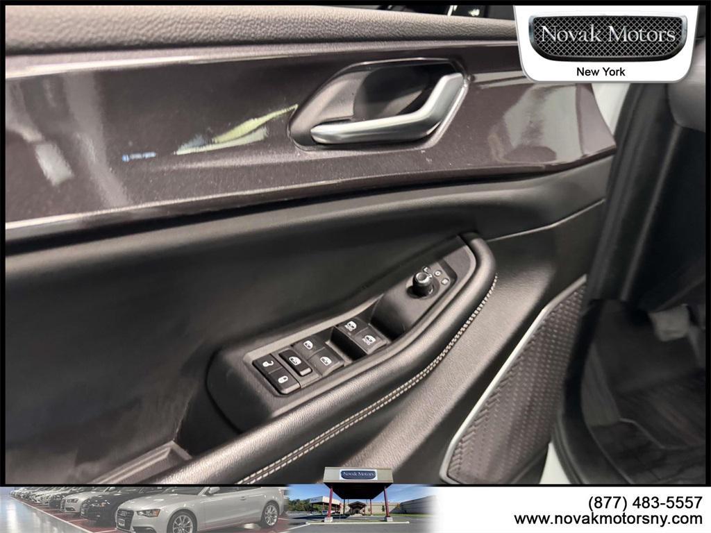 used 2022 Jeep Grand Cherokee car, priced at $32,490