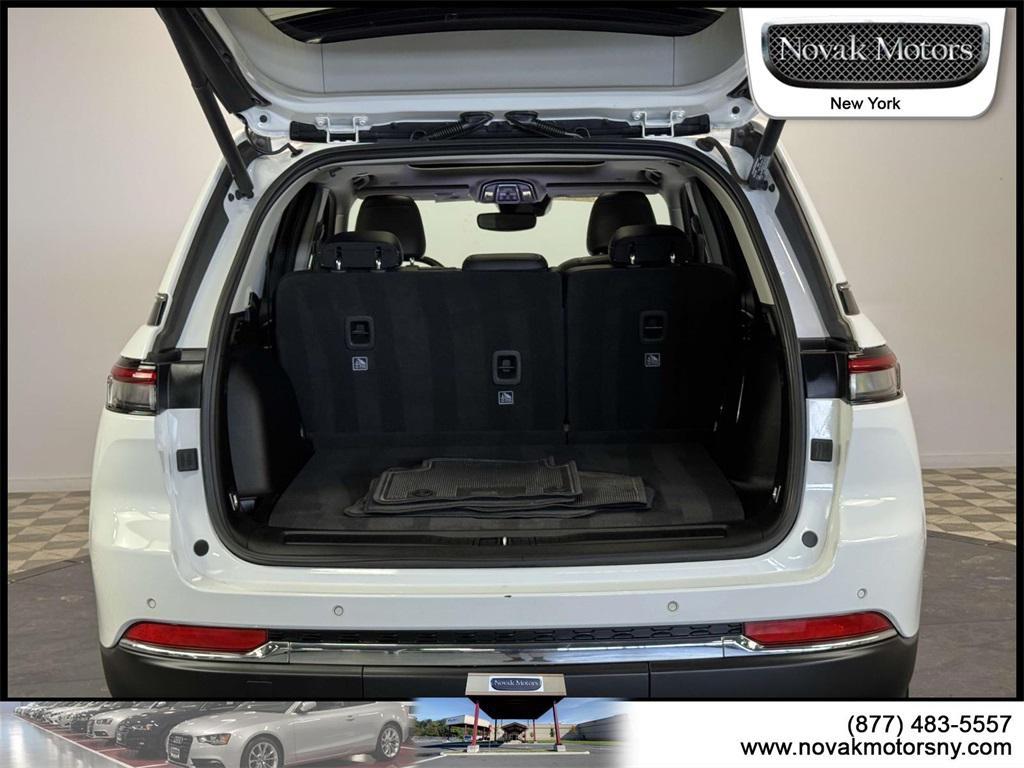 used 2022 Jeep Grand Cherokee car, priced at $29,995