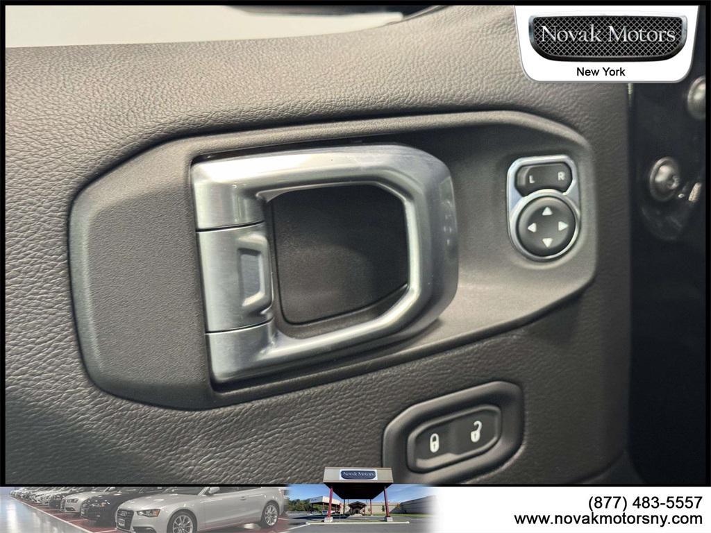 used 2022 Jeep Wrangler Unlimited car, priced at $39,495