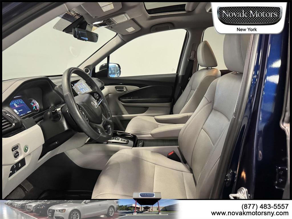 used 2022 Honda Pilot car, priced at $37,095