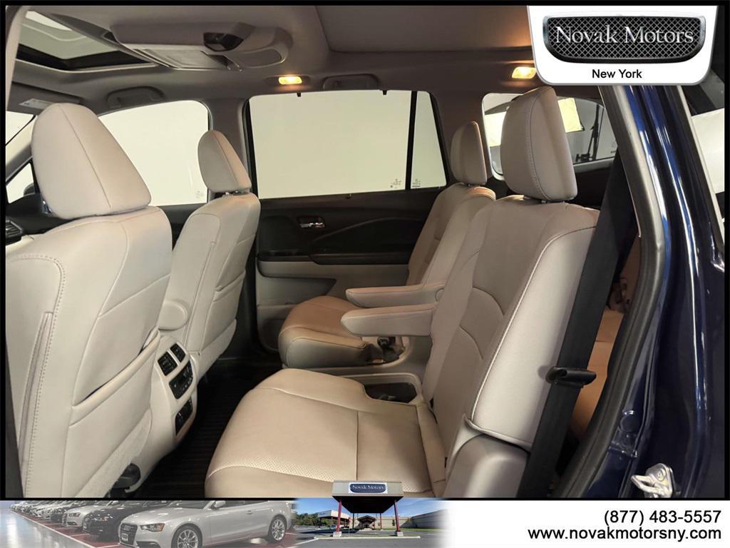 used 2022 Honda Pilot car, priced at $37,095