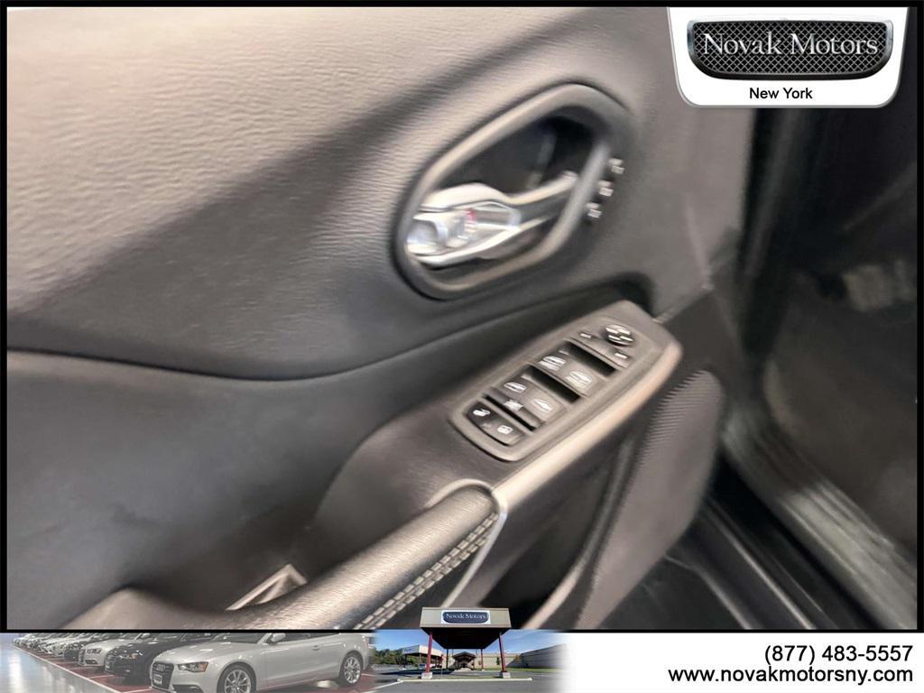 used 2022 Jeep Cherokee car, priced at $26,295