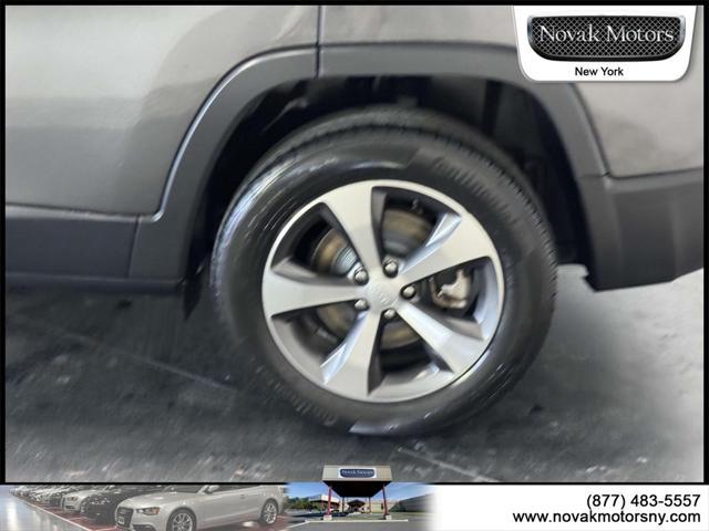 used 2022 Jeep Cherokee car, priced at $27,695