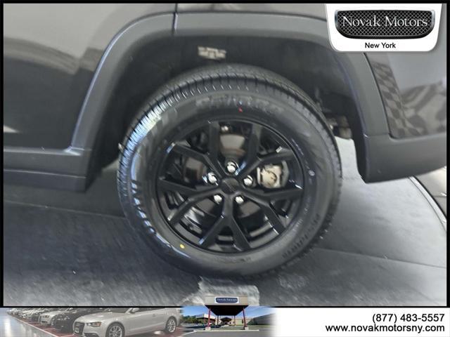 used 2022 Jeep Grand Cherokee car, priced at $33,995