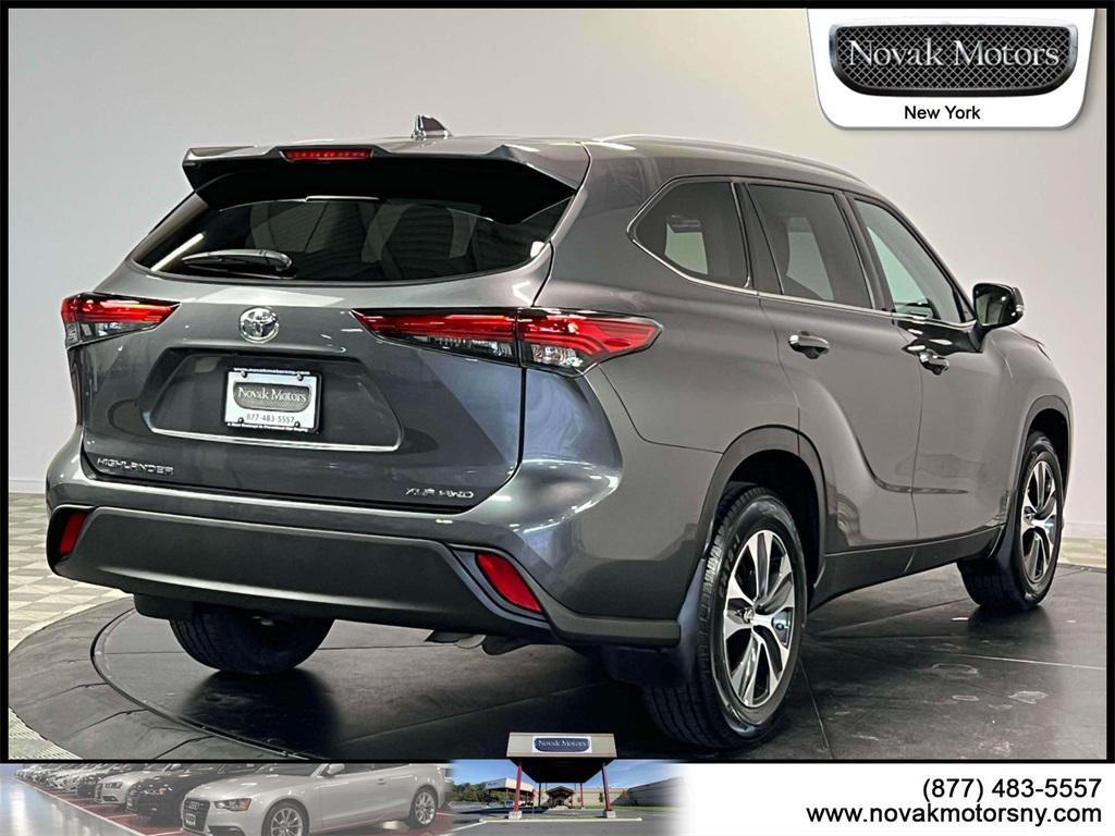 used 2022 Toyota Highlander car, priced at $37,899