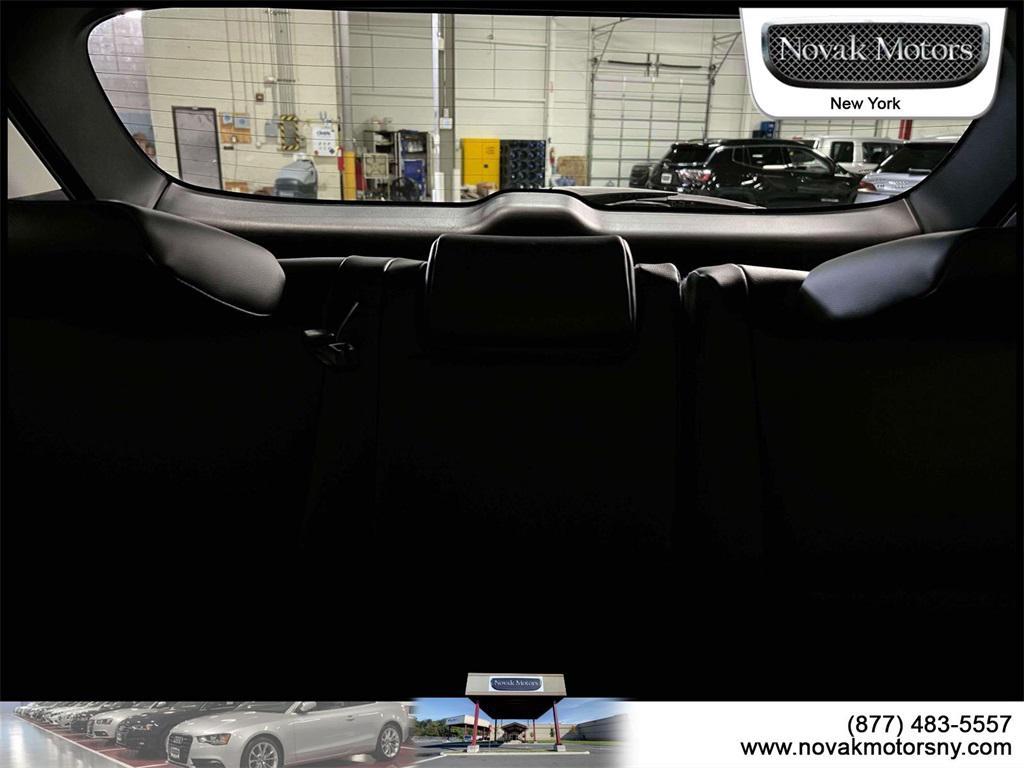 used 2022 Toyota Highlander car, priced at $37,899