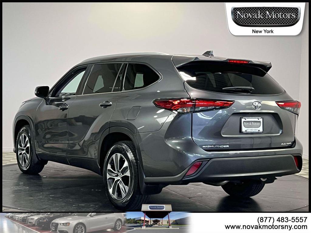 used 2022 Toyota Highlander car, priced at $37,899