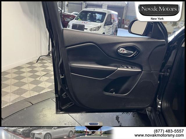 used 2022 Jeep Cherokee car, priced at $26,995