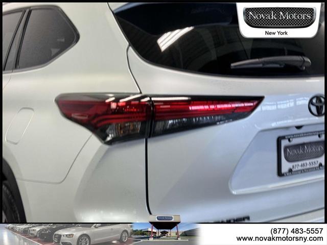 used 2022 Toyota Highlander car, priced at $39,995