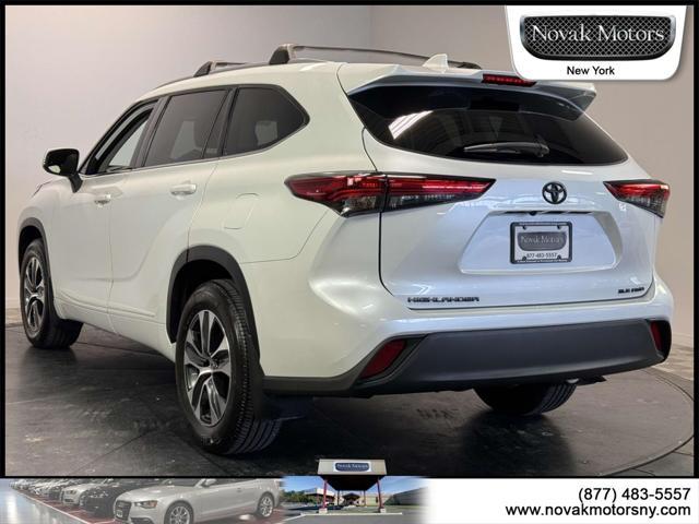 used 2022 Toyota Highlander car, priced at $39,995