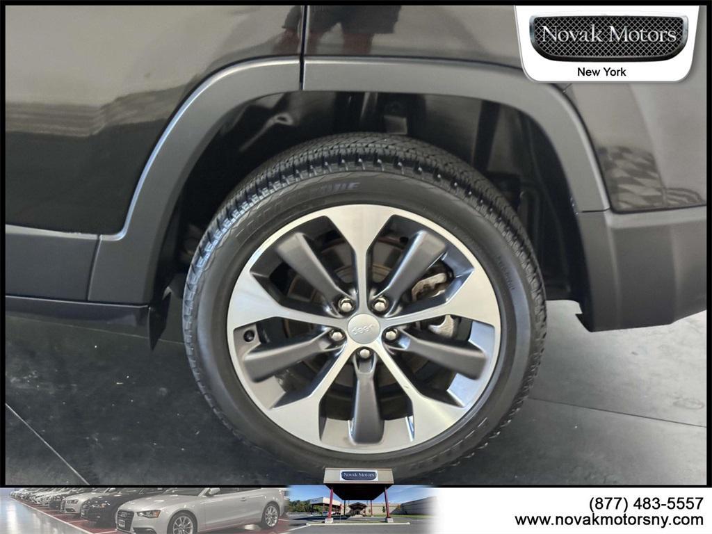 used 2022 Jeep Cherokee car, priced at $28,495