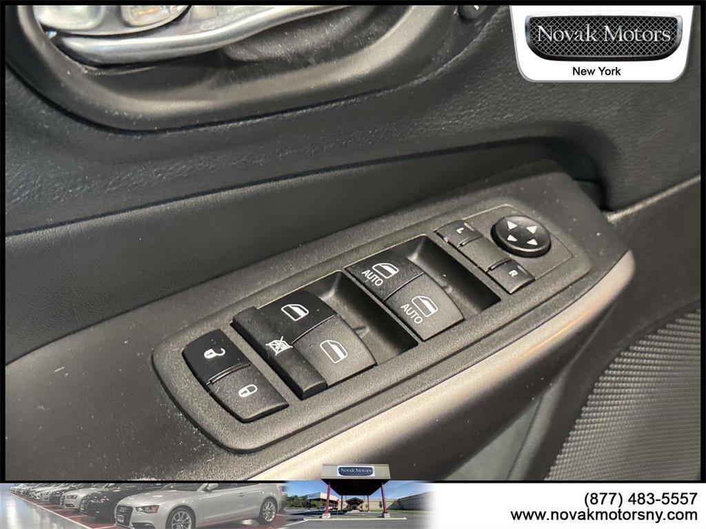 used 2022 Jeep Cherokee car, priced at $28,495