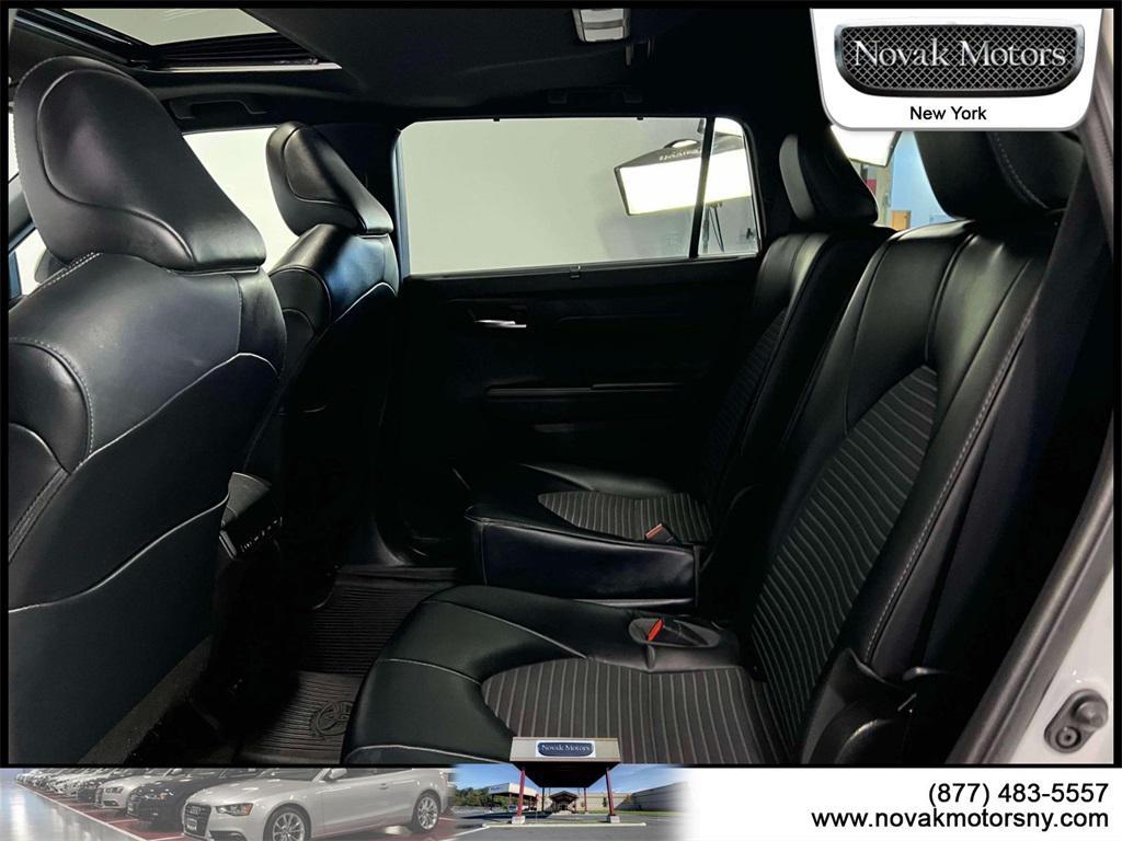 used 2022 Toyota Highlander car, priced at $39,599