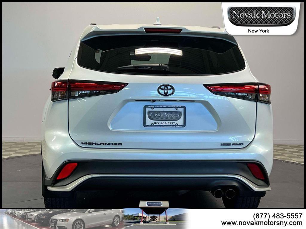 used 2022 Toyota Highlander car, priced at $39,599