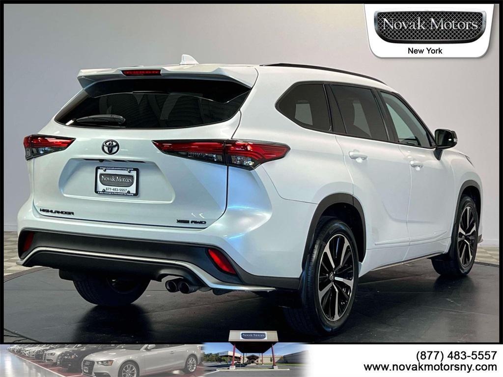 used 2022 Toyota Highlander car, priced at $39,599