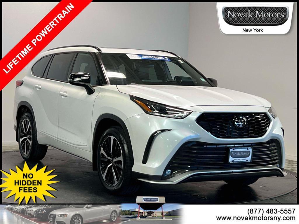 used 2022 Toyota Highlander car, priced at $39,599