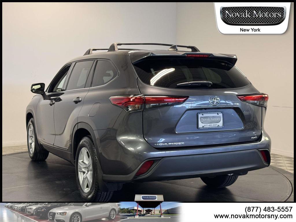 used 2022 Toyota Highlander car, priced at $29,699