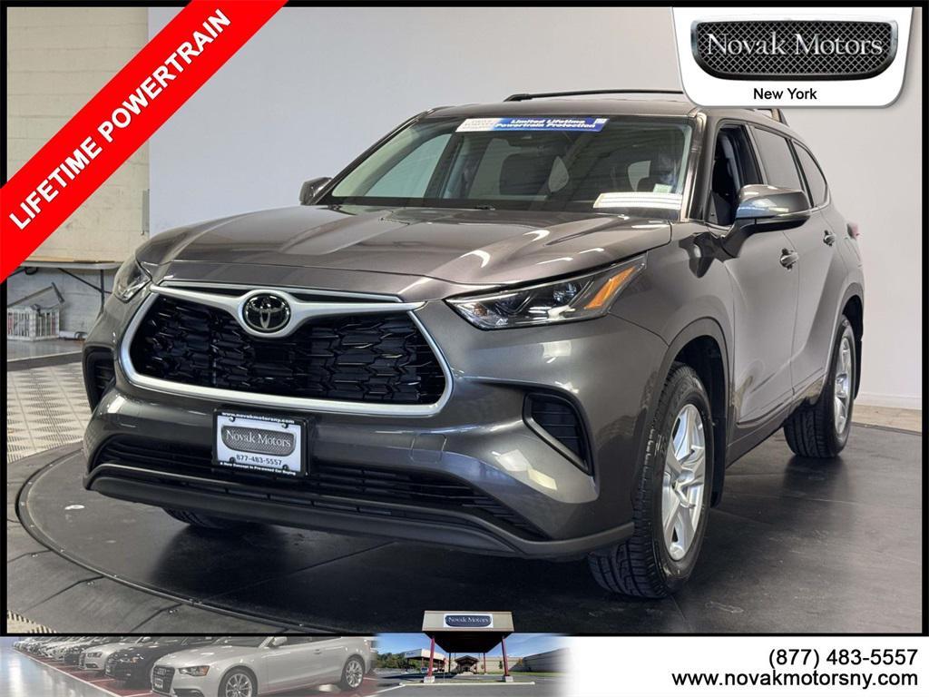used 2022 Toyota Highlander car, priced at $29,699