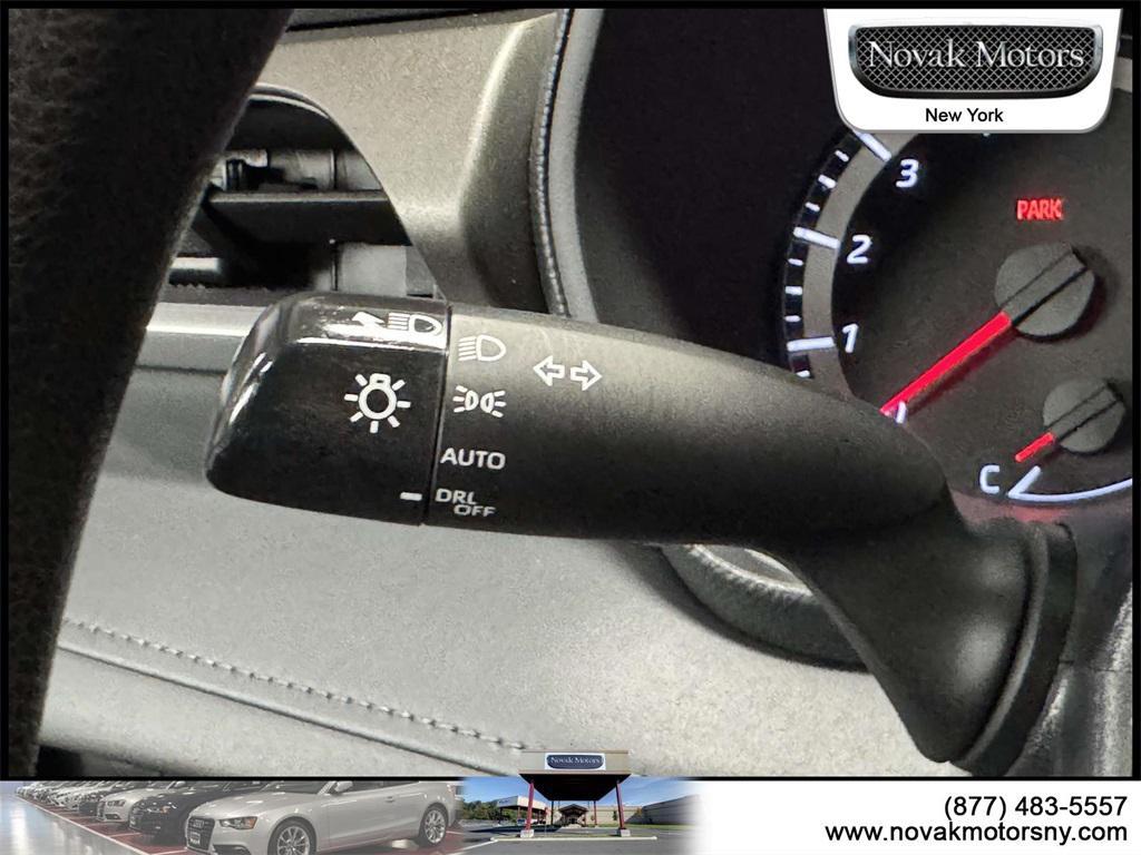 used 2022 Toyota Highlander car, priced at $29,699