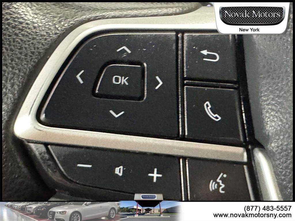 used 2022 Toyota Highlander car, priced at $29,699