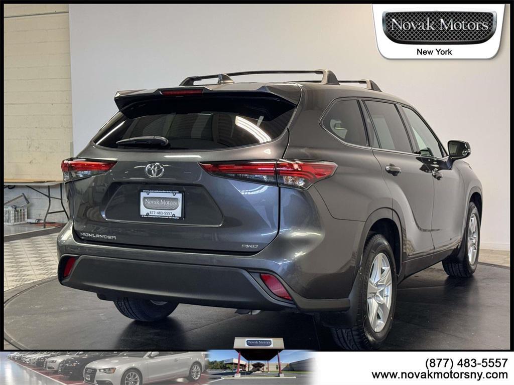 used 2022 Toyota Highlander car, priced at $29,699