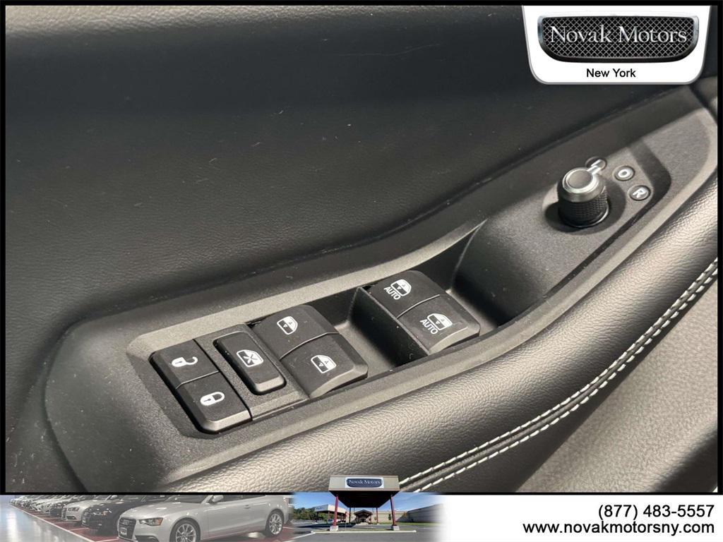 used 2022 Jeep Grand Cherokee car, priced at $33,899