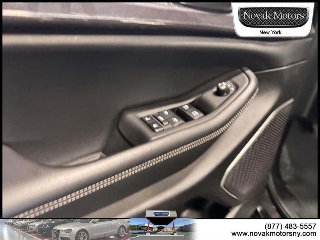 used 2022 Jeep Grand Cherokee car, priced at $33,899