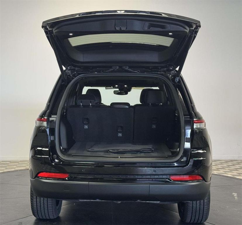 used 2022 Jeep Grand Cherokee car, priced at $33,899