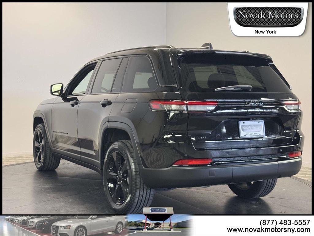 used 2022 Jeep Grand Cherokee car, priced at $33,899