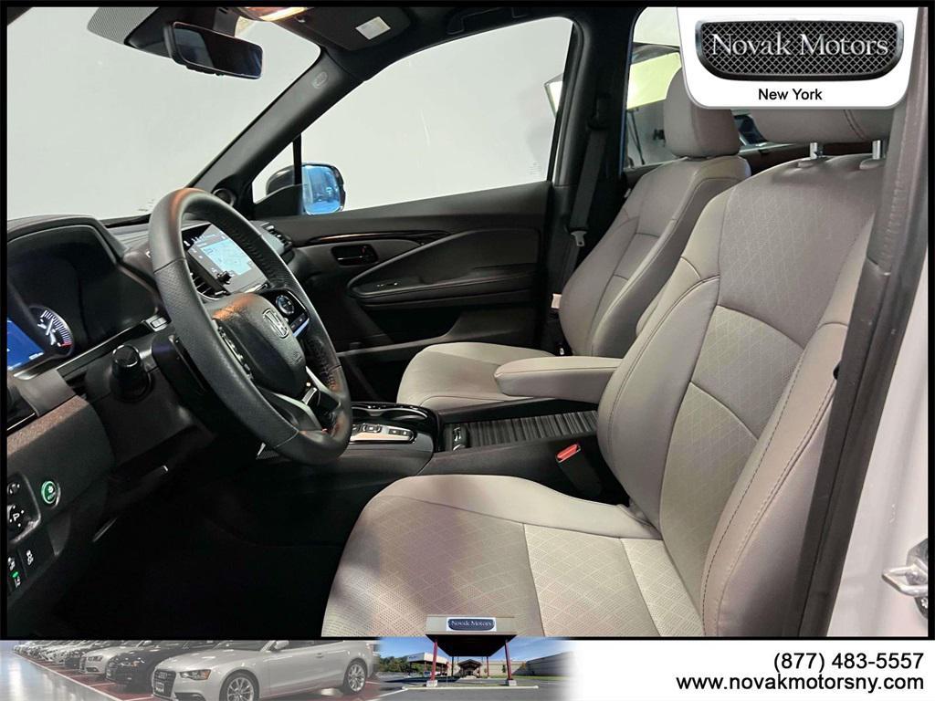 used 2022 Honda Passport car, priced at $35,490