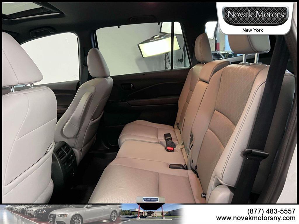 used 2022 Honda Passport car, priced at $35,490