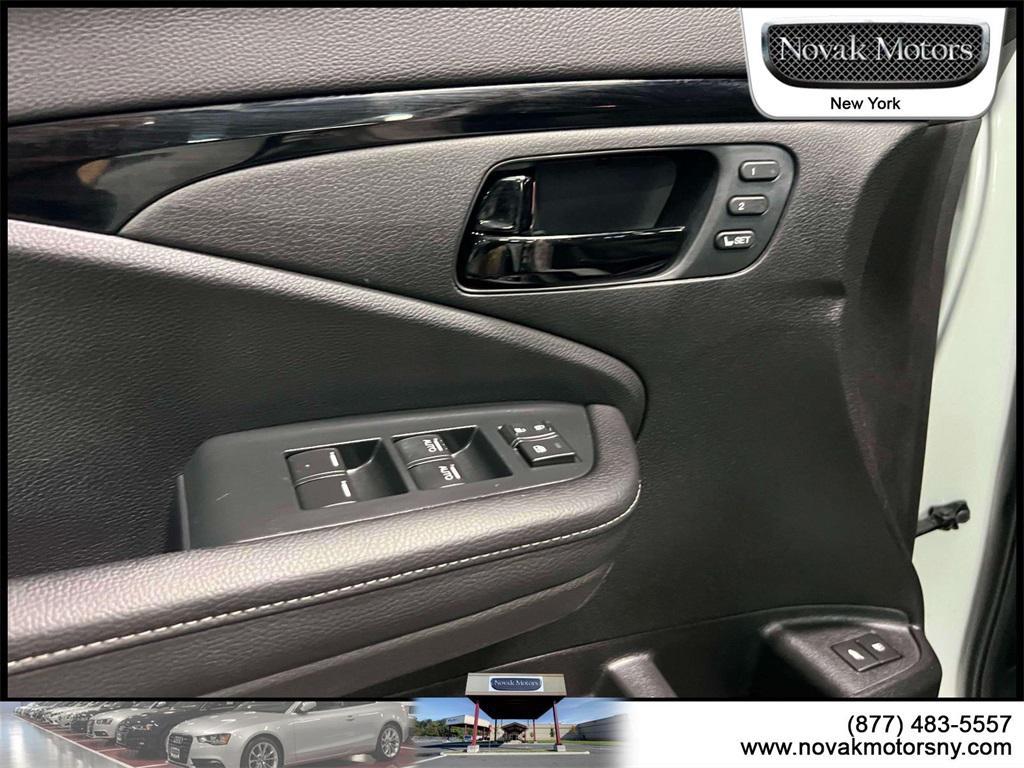 used 2022 Honda Passport car, priced at $35,490