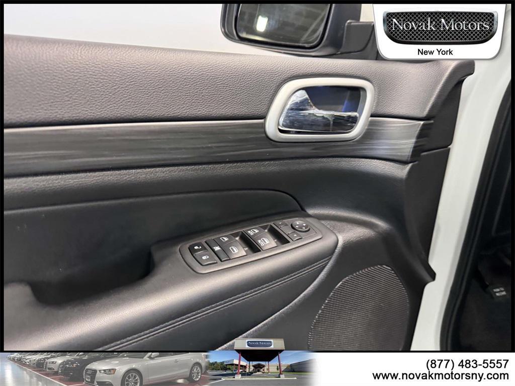 used 2022 Jeep Grand Cherokee car, priced at $27,599