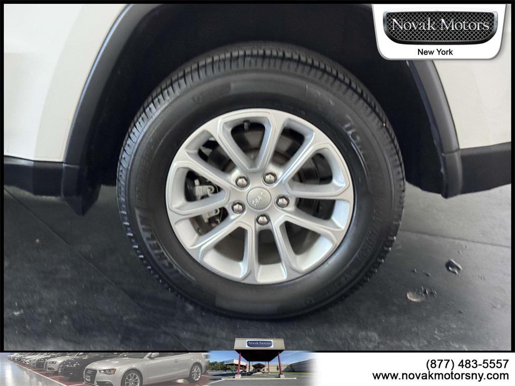 used 2022 Jeep Grand Cherokee car, priced at $27,599