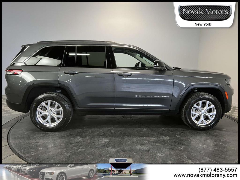 used 2022 Jeep Grand Cherokee car, priced at $30,790