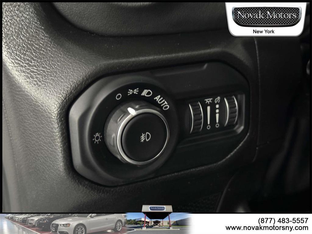used 2022 Jeep Wrangler Unlimited car, priced at $38,498