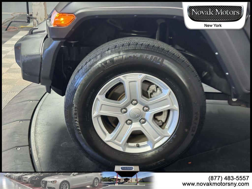 used 2022 Jeep Wrangler Unlimited car, priced at $32,895