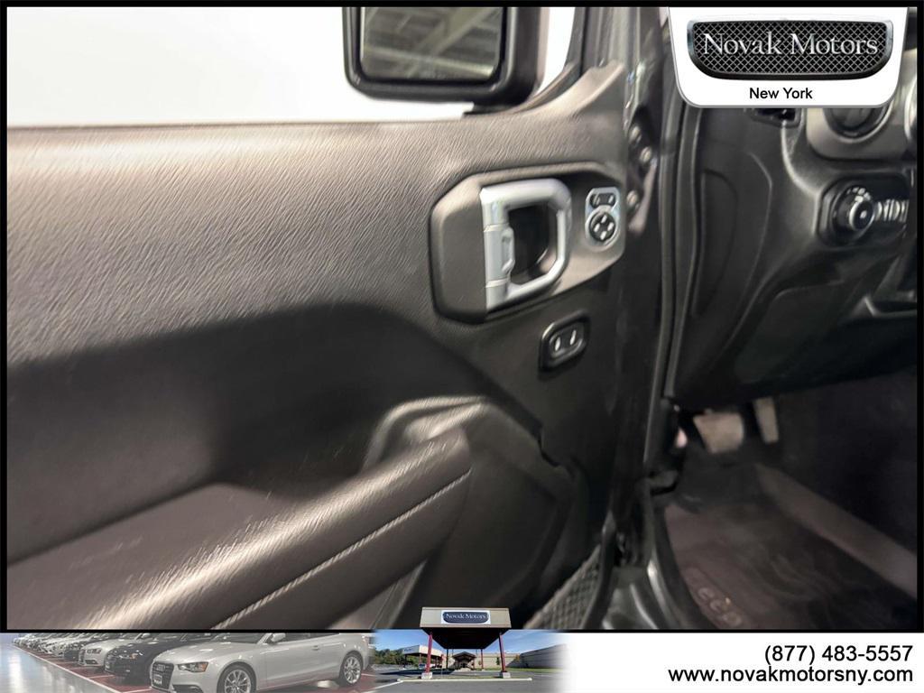 used 2022 Jeep Wrangler Unlimited car, priced at $34,195